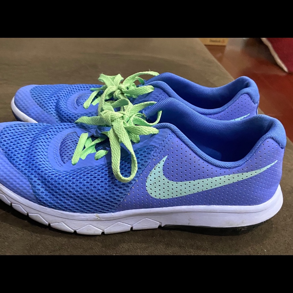 Ladies Nike Shoes
